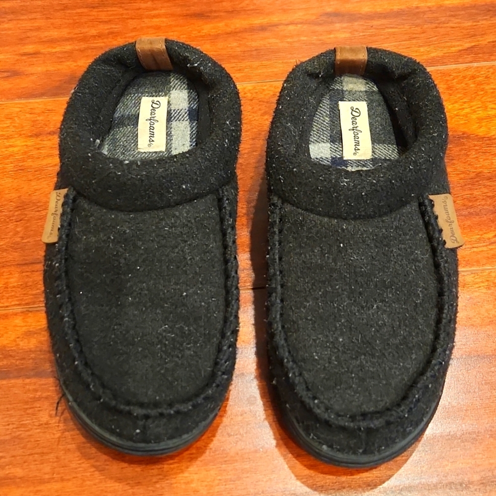 Dearfoams Slippers size 7-8 Small